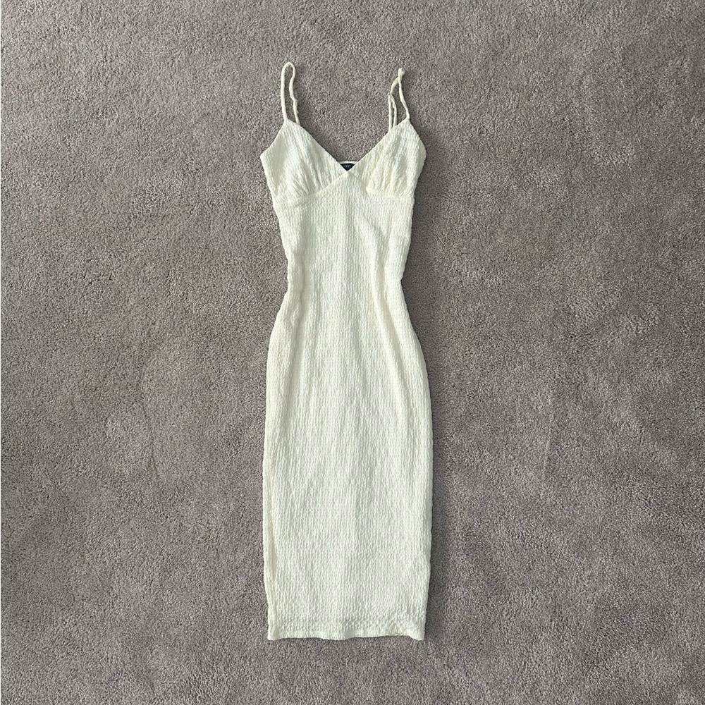 FOREVER 21: V-Neck Bodycon Midi Dress